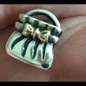 Pandora puts charm
